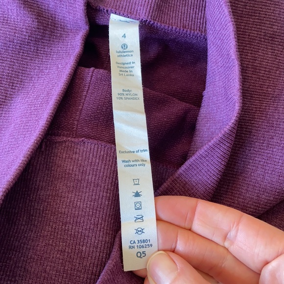 2 Lululemon Capri leggings. - Picture 3 of 6